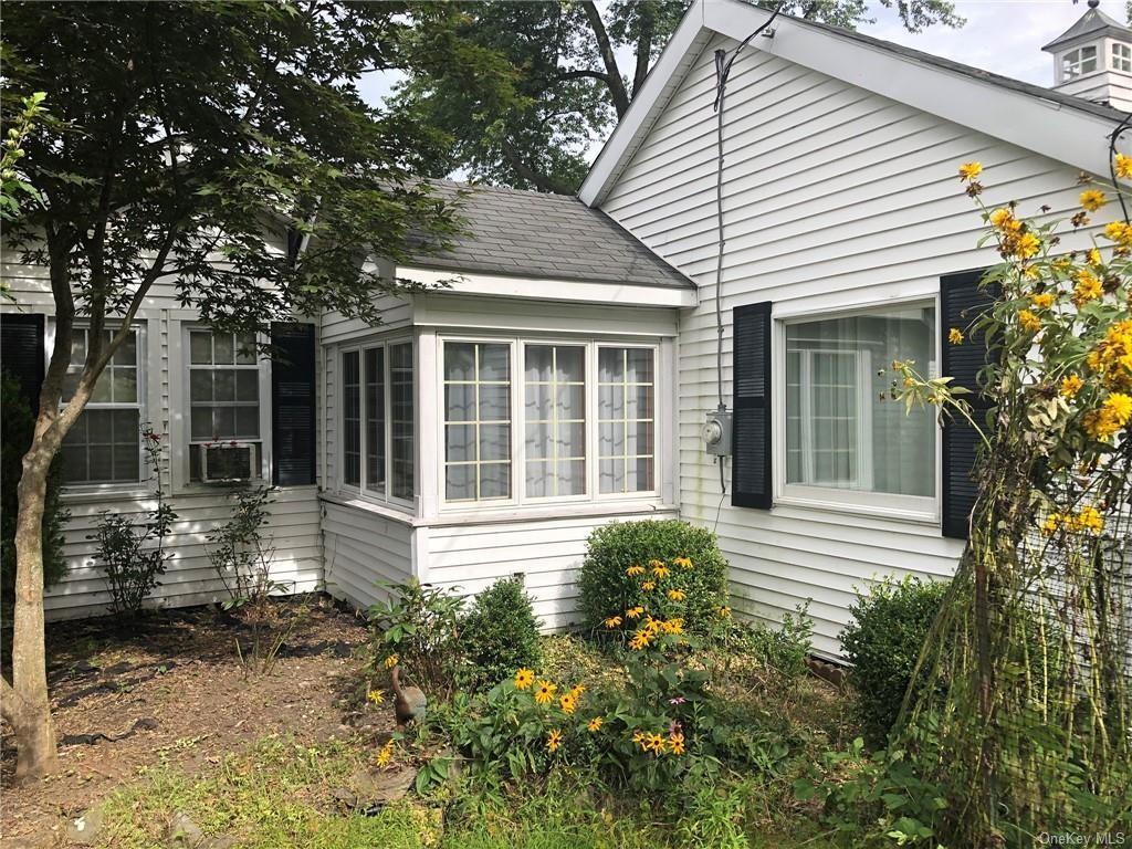 17 Brookside Road
