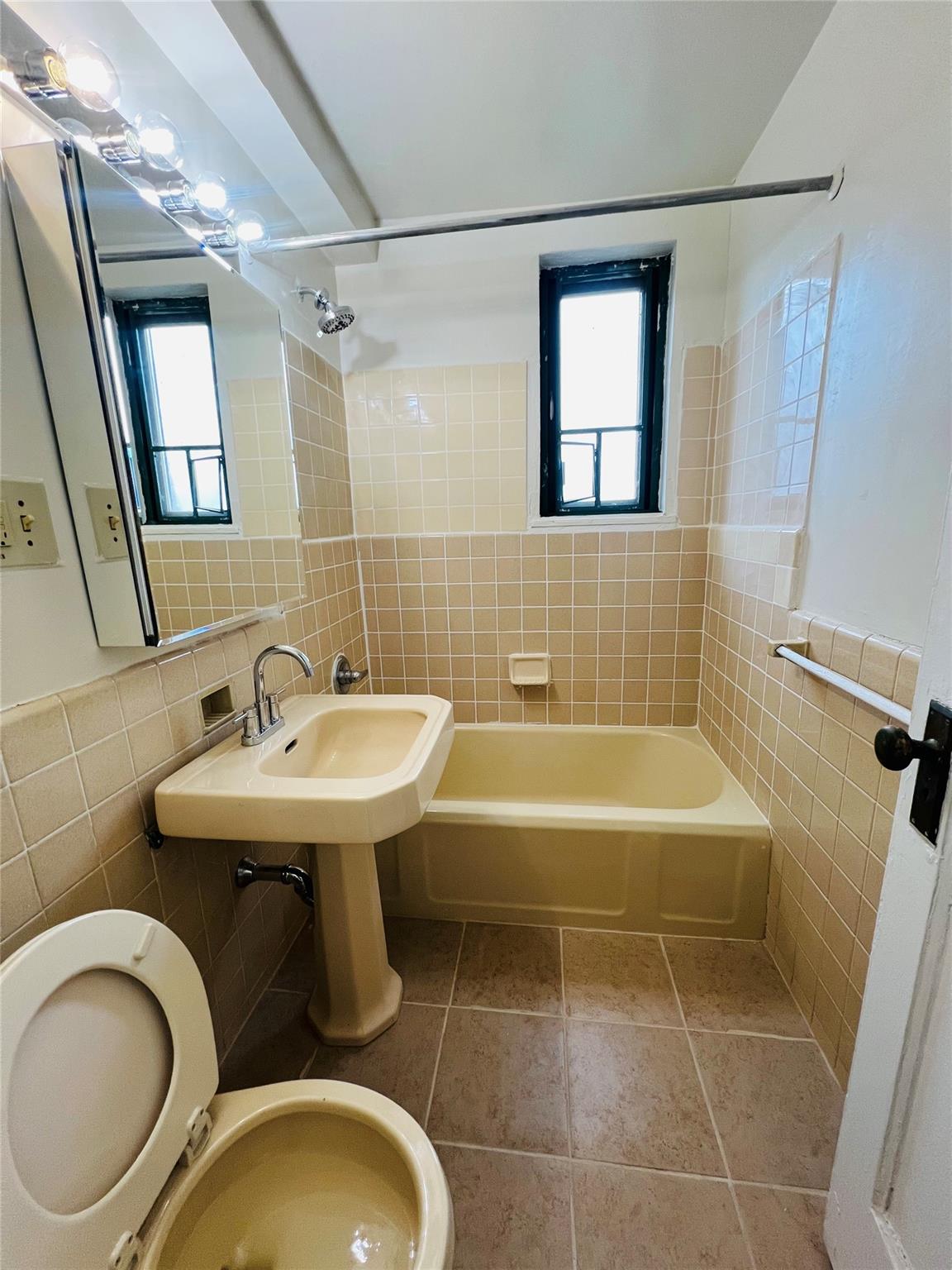1560 Metropolitan Avenue Ave, Bronx, New York image 8
