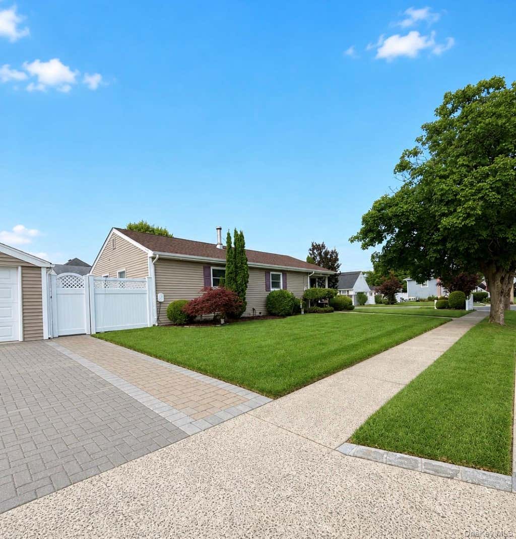 Photo of 2426 Freeport Street, Wantagh, NY 11793 (MLS # 1043629)