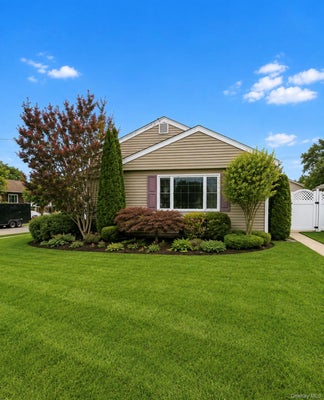 2426 FREEPORT ST, WANTAGH, NY 11793 - Image 48e82bee6f1f73634b4aa772b8299639/61860218
