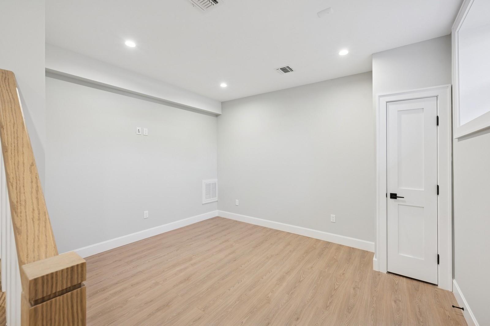 72 Gilmar Lane, Roslyn Heights, New York image 38