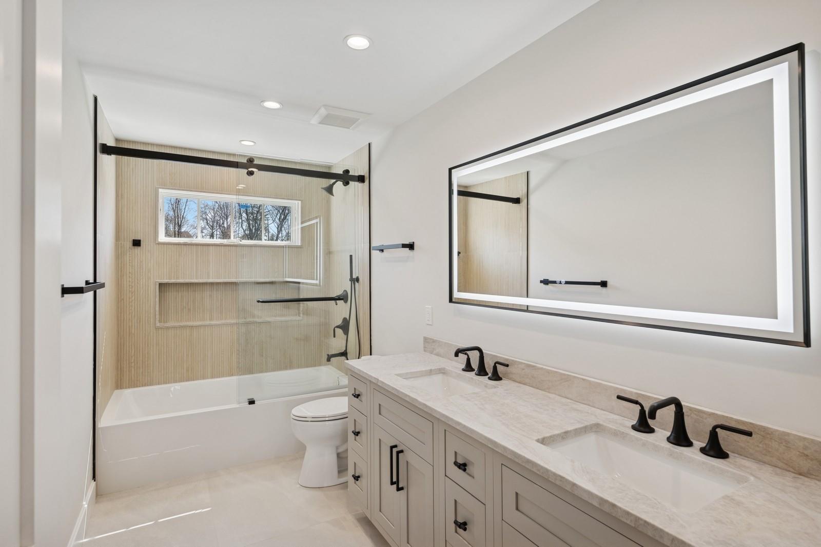 72 Gilmar Lane, Roslyn Heights, New York image 32