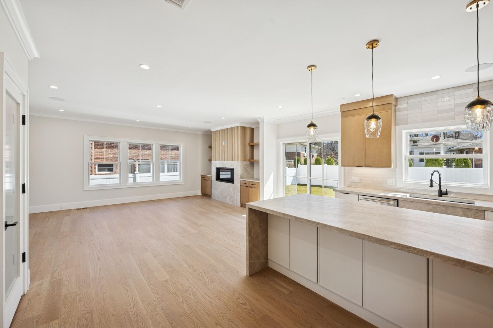 72 Gilmar Lane, Roslyn Heights, New York image 15