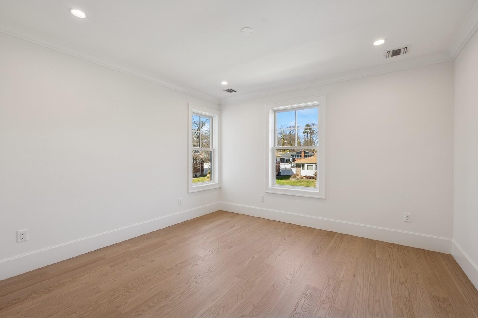 72 Gilmar Lane, Roslyn Heights, New York image 36