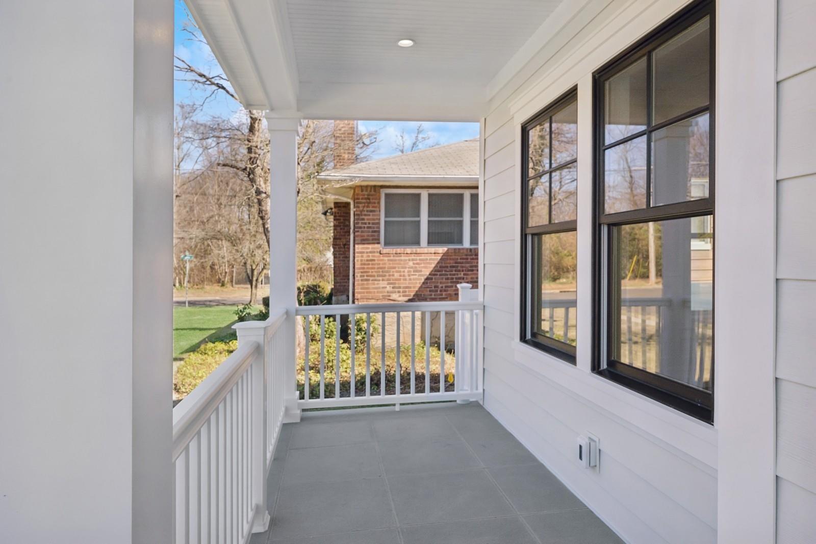 72 Gilmar Lane, Roslyn Heights, New York image 3