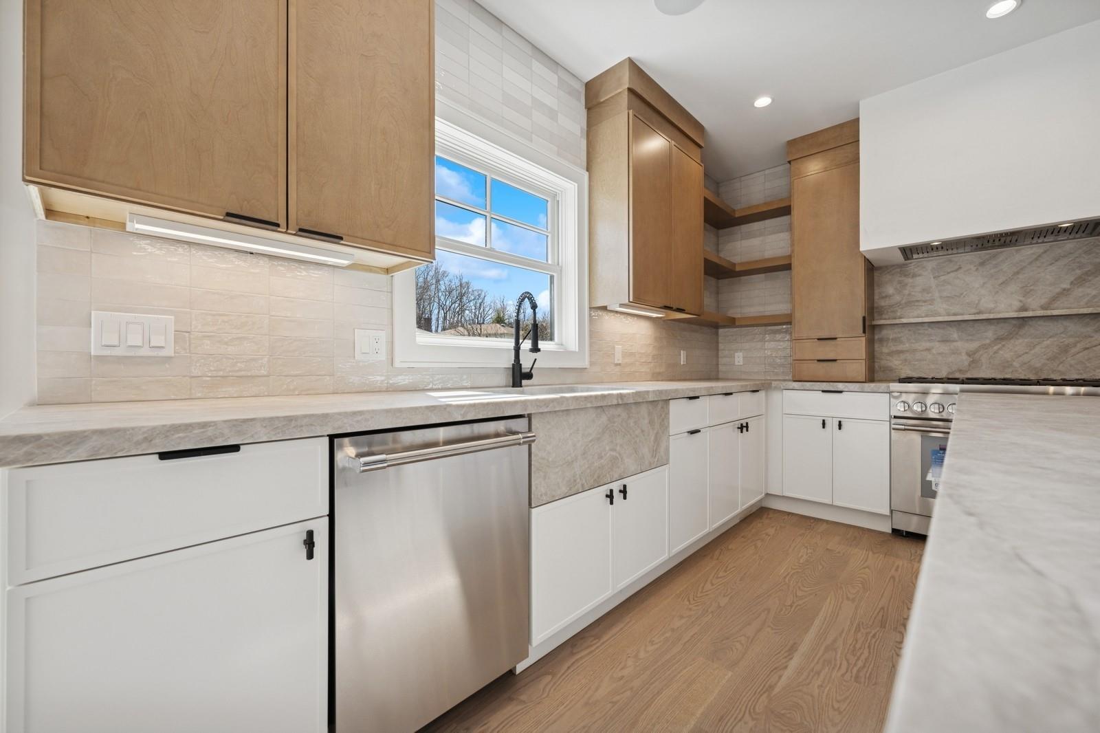 72 Gilmar Lane, Roslyn Heights, New York image 17