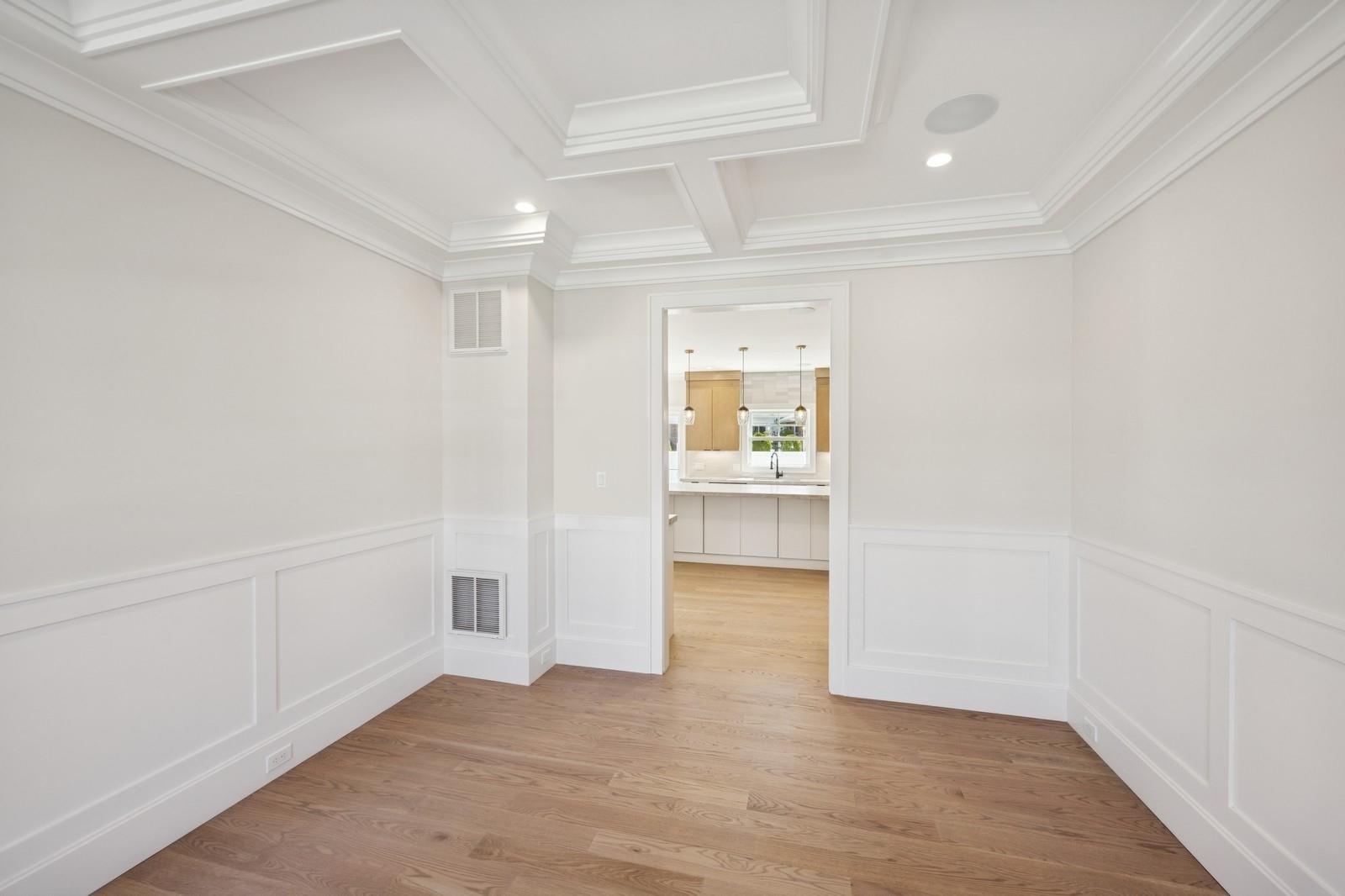 72 Gilmar Lane, Roslyn Heights, New York image 13