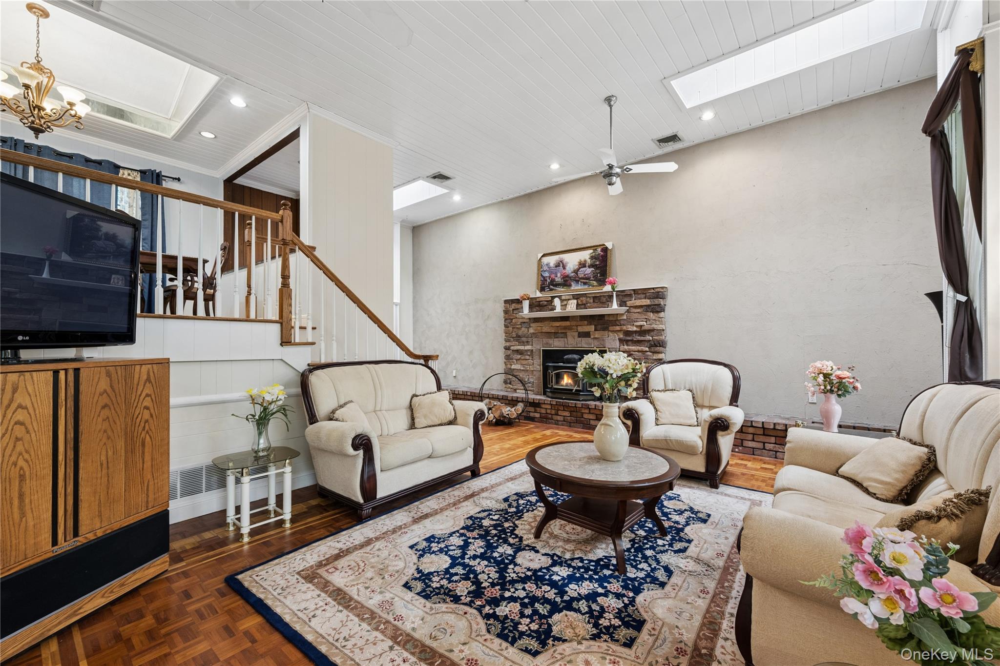 23 Colonial Drive