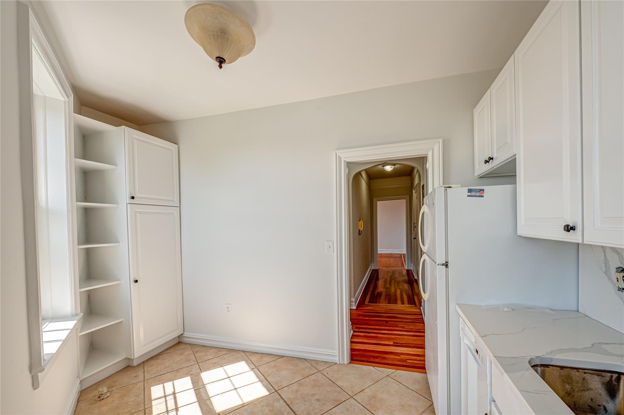 12 Hamilton Place #D11, Garden City, New York image 4