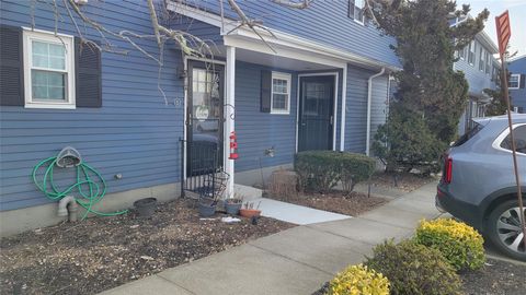 Photo of 116 Westend Avenue #6, Freeport, NY 11520 (MLS # 826426) Photo of 116 Westend Avenue #6, Freeport, NY 11520 (MLS # 826426)
