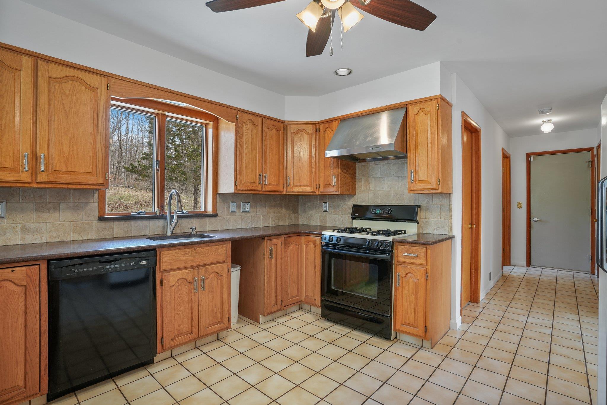 62 Miller Hill Woods Court, Carmel, New York image 15