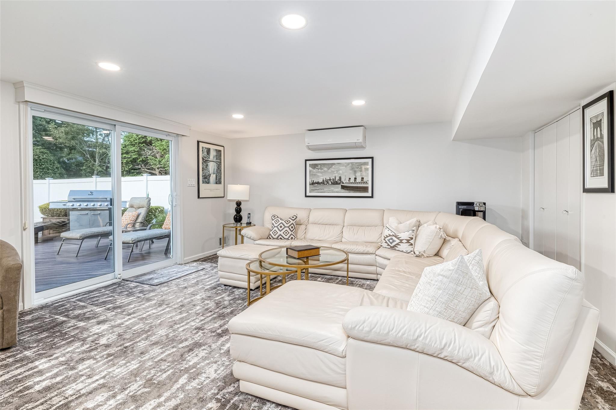 2957 Hampton Court, Wantagh, New York image 31