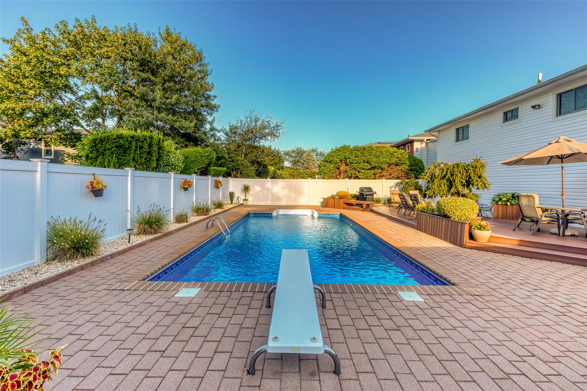 2957 Hampton Court, Wantagh, New York image 40