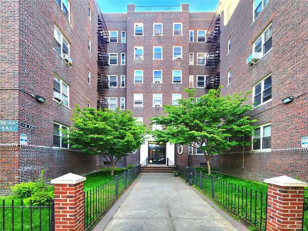 Photo of 143-07 Sanford Avenue #1K, Flushing, NY 11355 (MLS # 1013351)