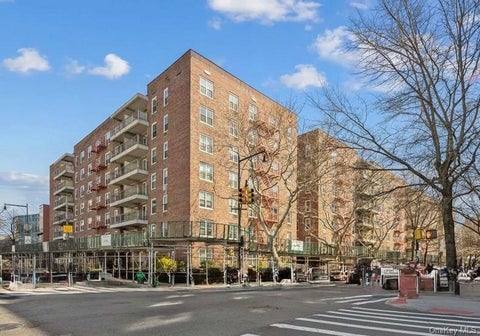 Homes For Sale - 142-05 Roosevelt Avenue Ave #517<br/> Flushing, NY 11354
