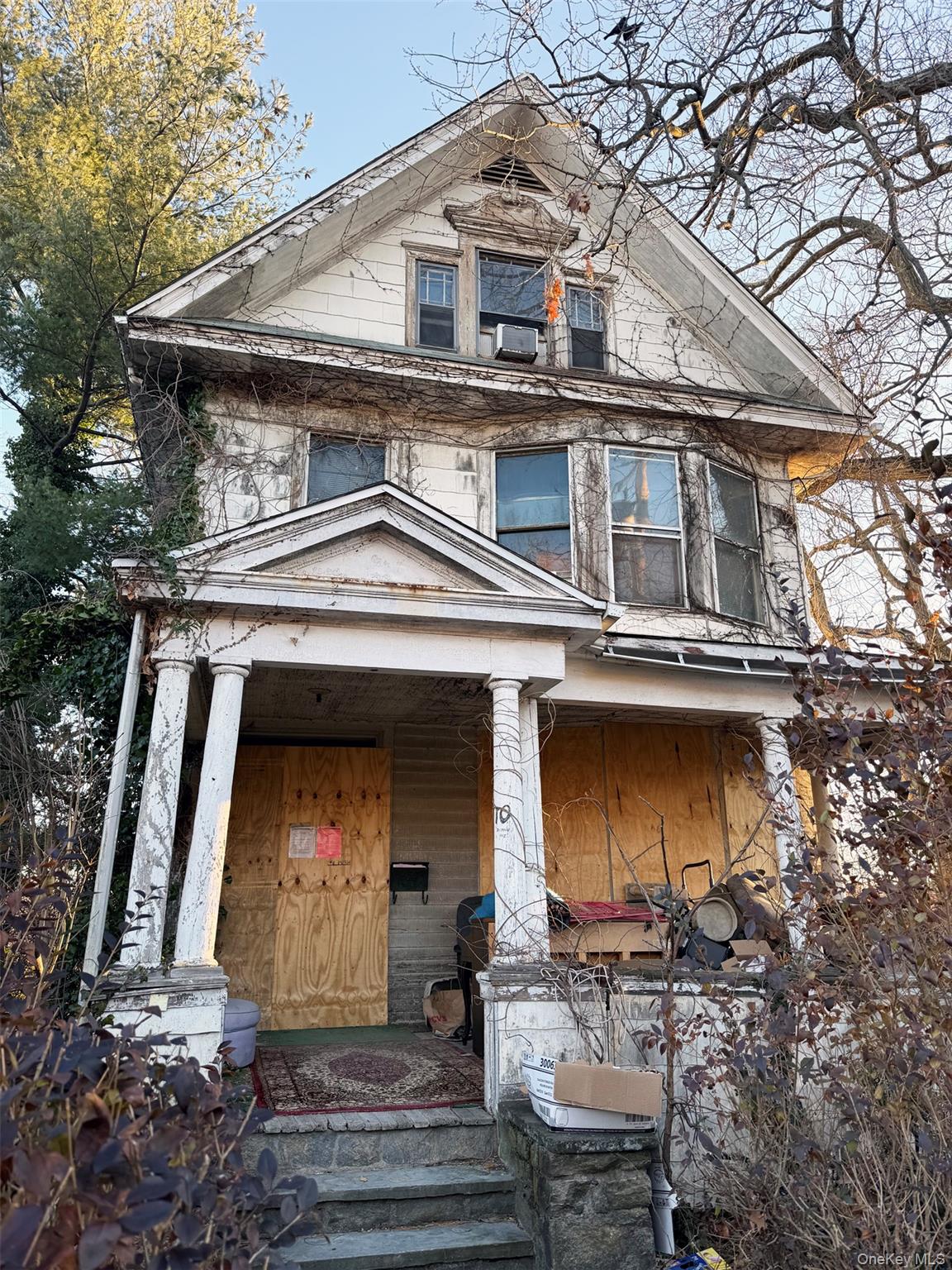 6 aka 10 Rossmore Avenue