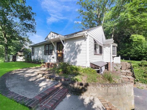 33 Mountain Road Tuxedo Park NY 10987
