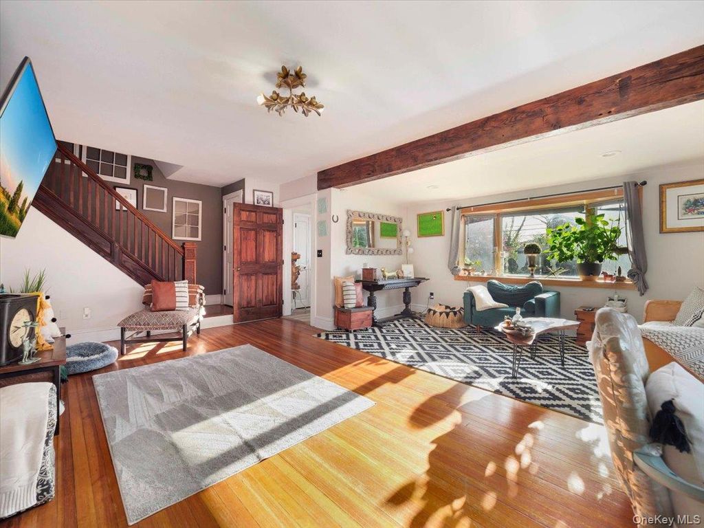 Photo of 14 Hillside Avenue, Suffern, NY 10901 (MLS # 986683)