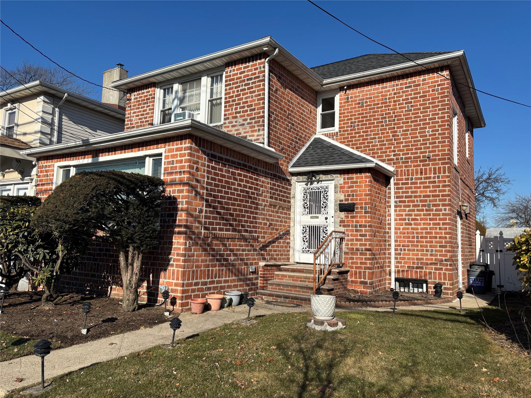 134th Avenue, Jamaica, Queens, NY - 3 Bedrooms  
1 Bathrooms - 