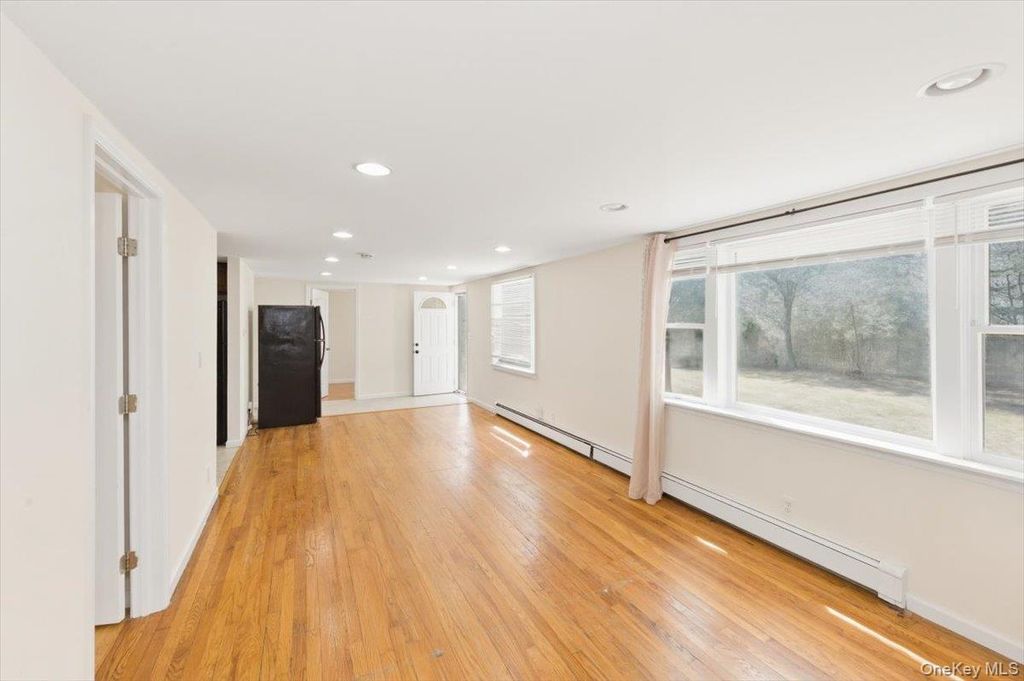 Photo of 20 Cambridge Avenue, Melville, NY 11747 (MLS # 988694)