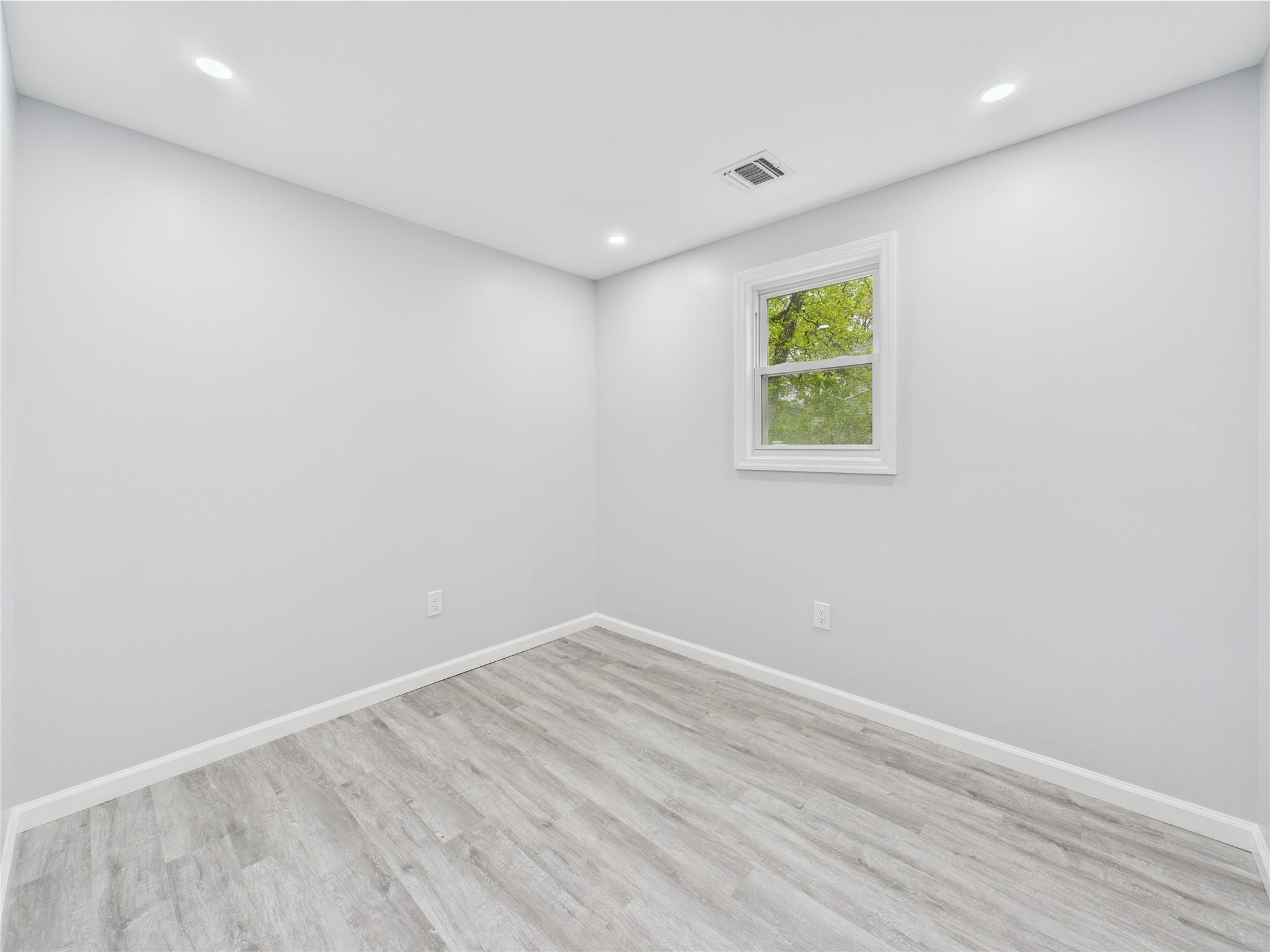 495 Easton Street, Ronkonkoma, New York image 11