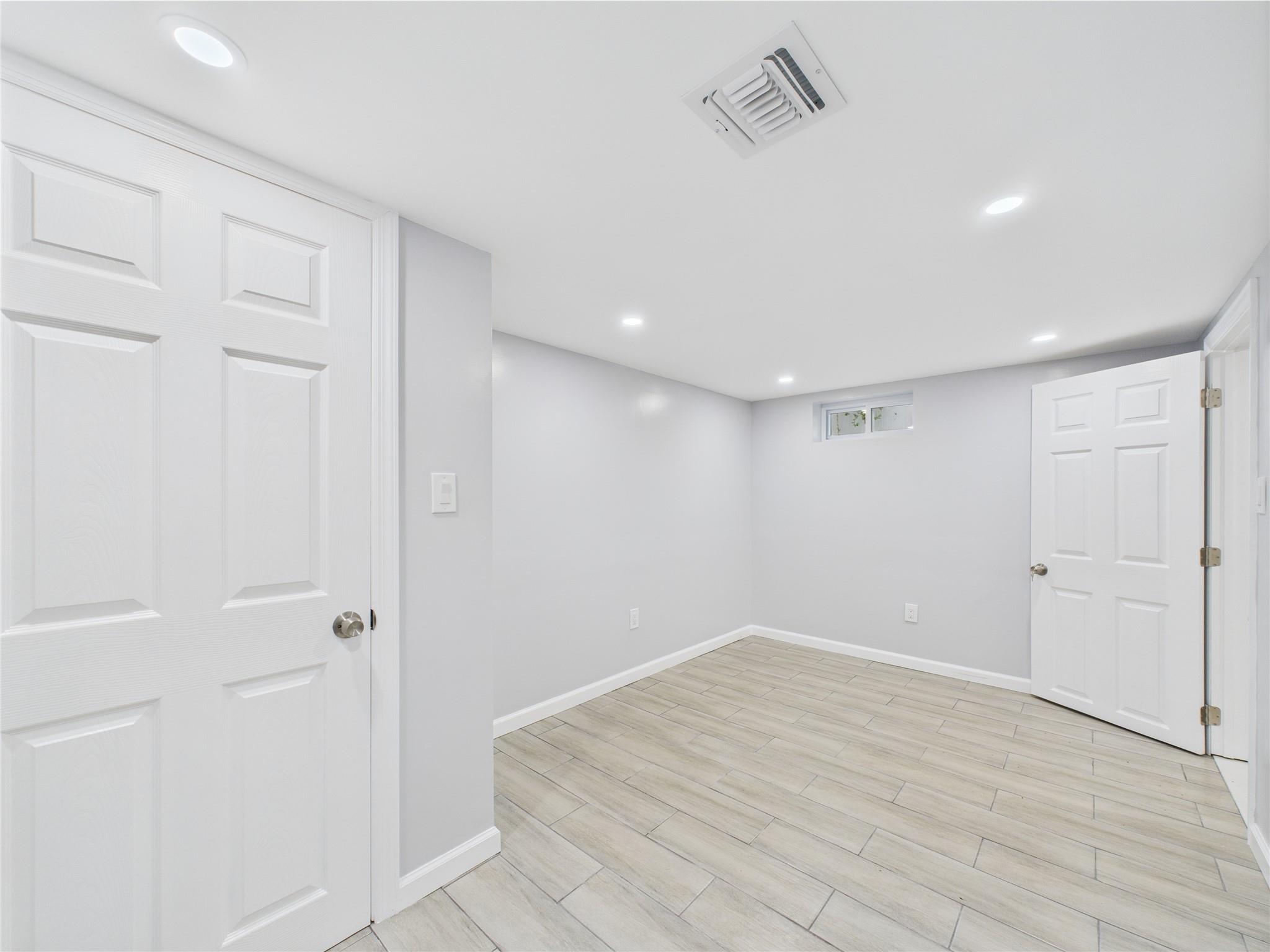 495 Easton Street, Ronkonkoma, New York image 15