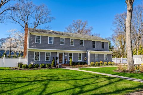 Photo of 31 Meroke Trail, Port Jefferson, NY 11777 (MLS # 984109)