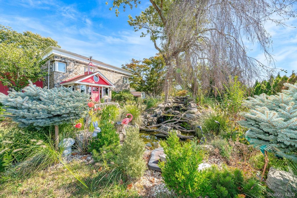 Photo of 28 Riverside Avenue, Amityville, NY 11701 (MLS # 918982)