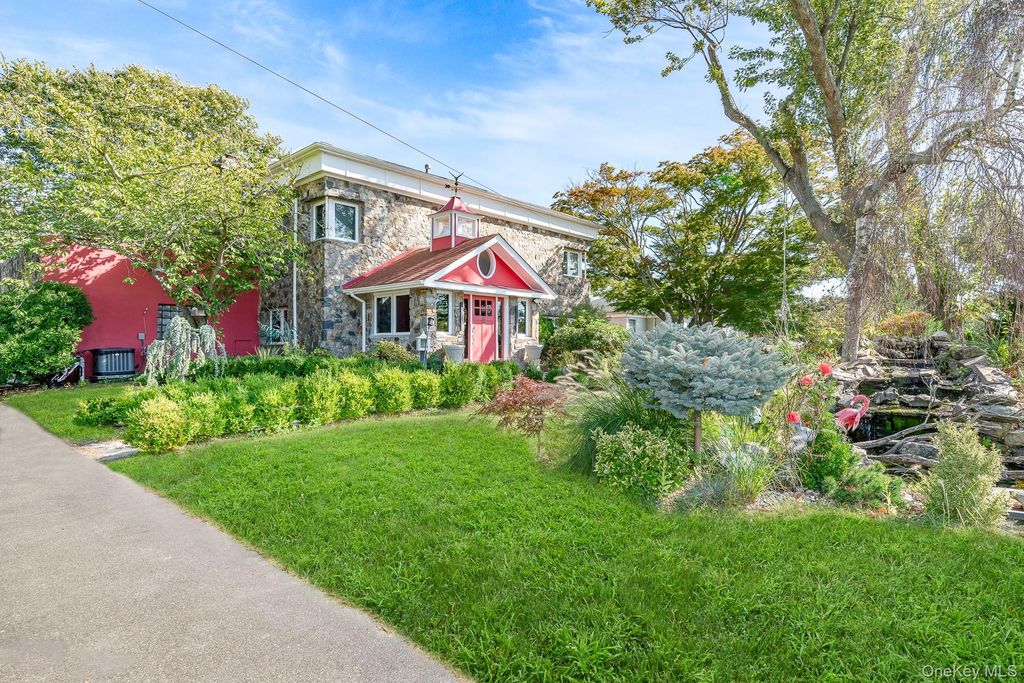 Photo of 28 Riverside Avenue, Amityville, NY 11701 (MLS # 918982)