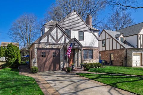 16 Revere Drive E Floral Park NY 11001