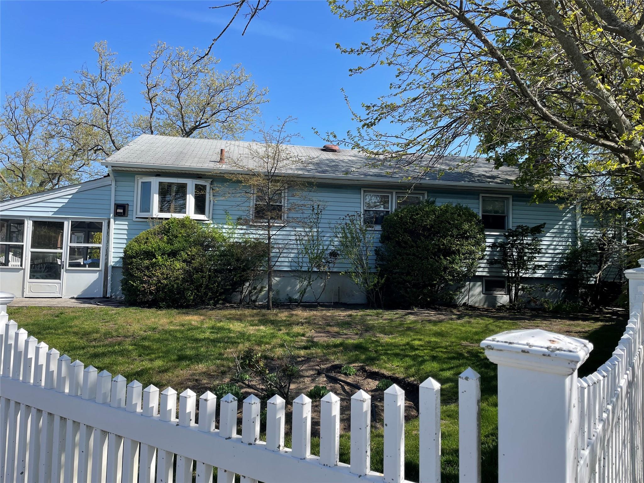 21 Flower Road, Valley Stream, New York image 3