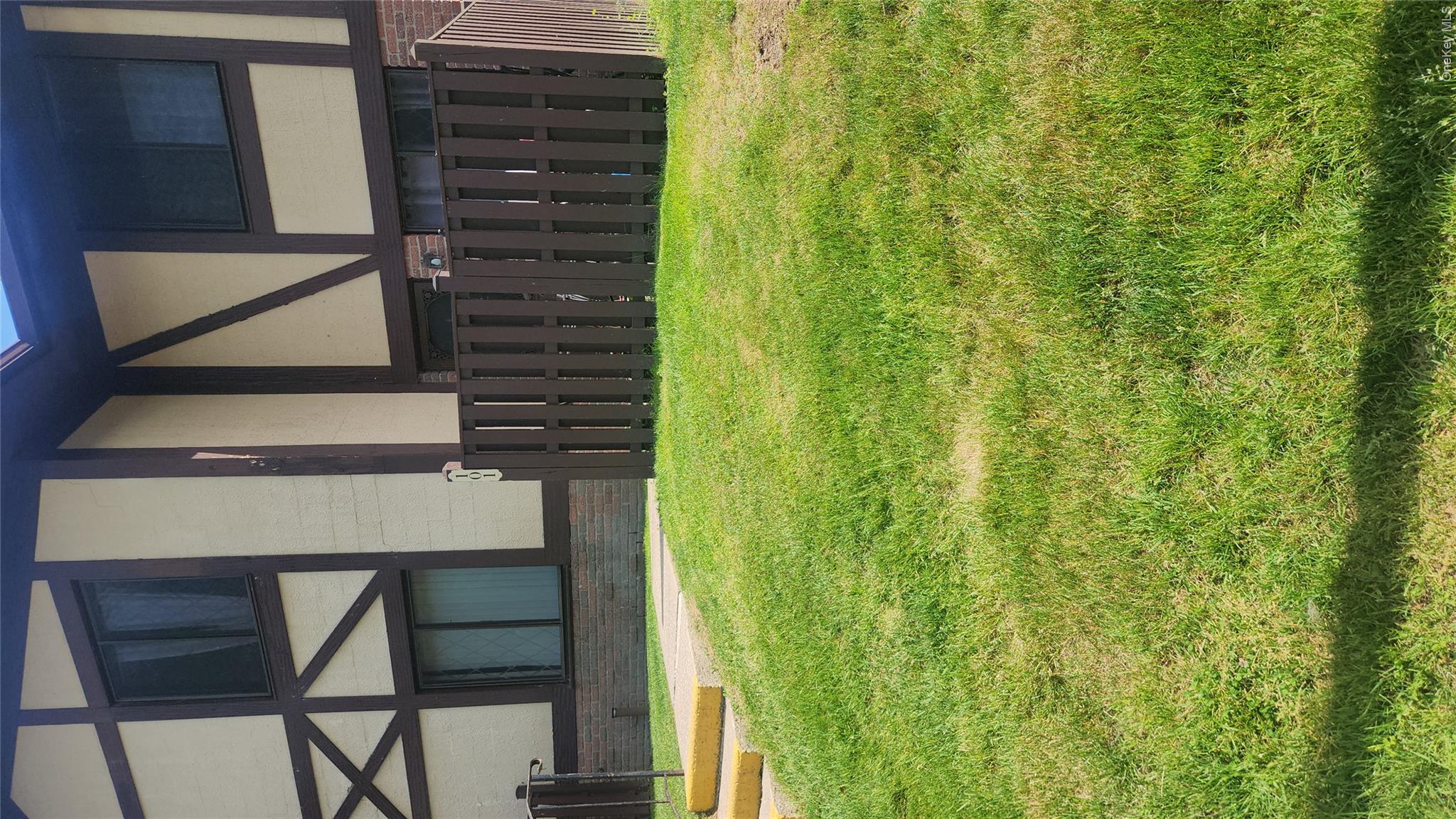 101 Glen Hollow Drive