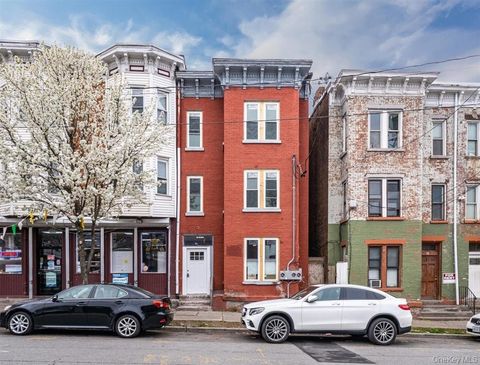 Apartment For Rent - 93 S Lander Street #2<br/> Newburgh, NY 12550