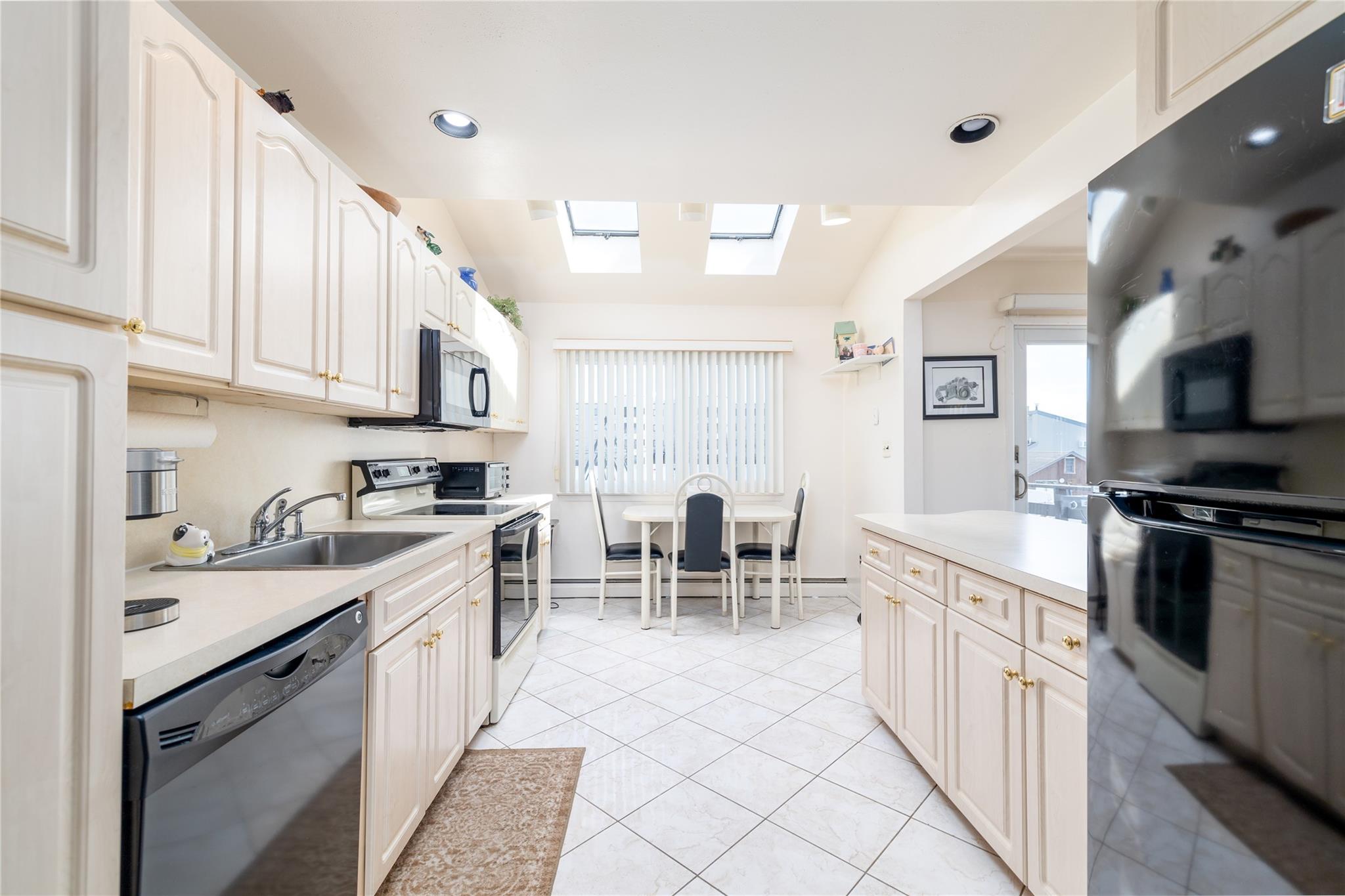585 Nassau Avenue, Freeport, New York image 8