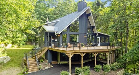 Homes For Sale - 54 Miller Hill Woods Court<br/> Putnam County, Carmel, NY 10512