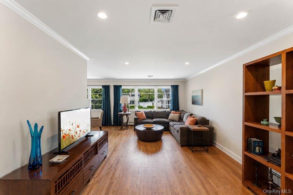 28 Satinwood Road