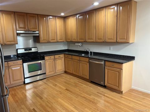 Condo For Sale - 82 Lakeview Drive<br/> Manorville, NY 11949