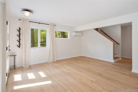 Tiny photo for 5 S Bedford Road, Pound Ridge, NY 10576 (MLS # 996496)