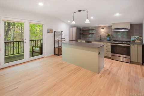 Tiny photo for 5 S Bedford Road, Pound Ridge, NY 10576 (MLS # 996496)