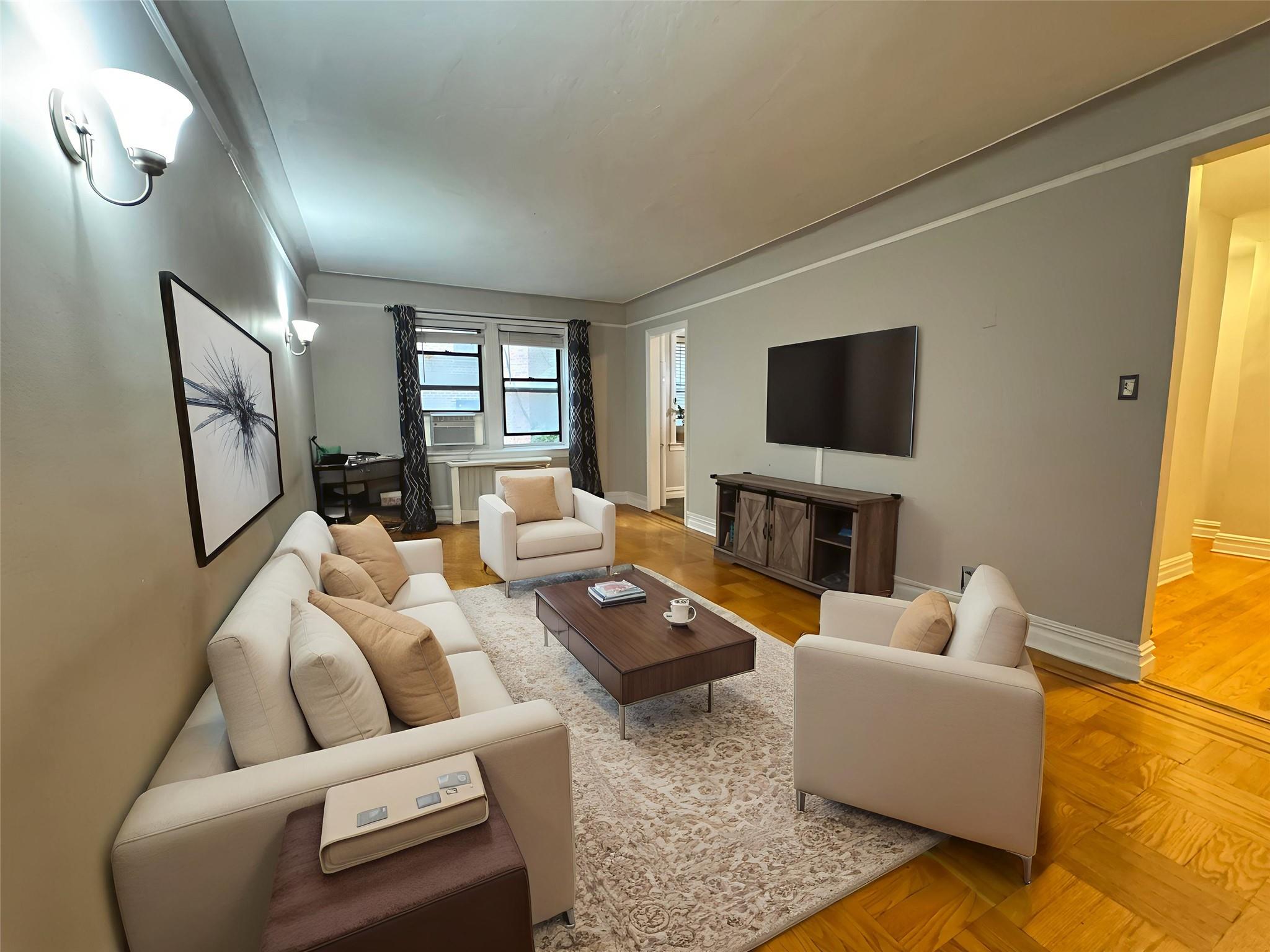 Rental Property at Nosband Ave Ave Apt 4J, White Plains, New York - Bedrooms: 1 
Bathrooms: 1 
Rooms: 5  - $1,800 MO.