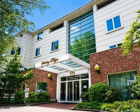 Condo For Sale - 171 Great Neck Road #2G<br/> Great Neck, NY 11021