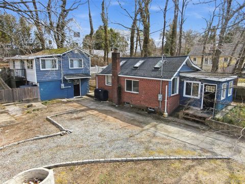 Homes For Sale - 61 Sunburst Drive<br/> Rocky Point, NY 11778