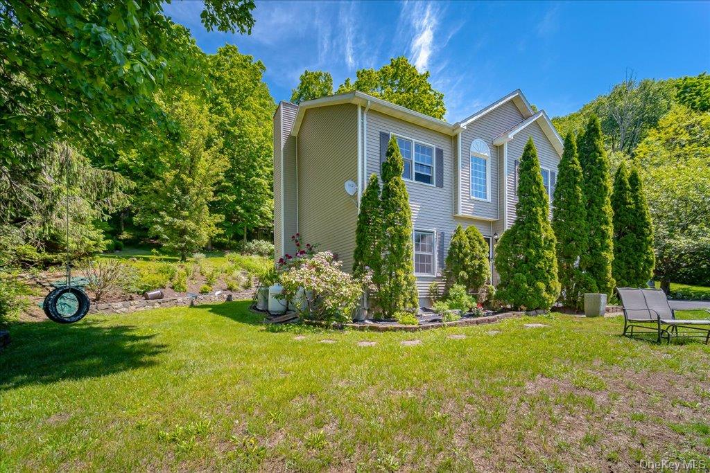 104 Wiccopee Road - Photo 3