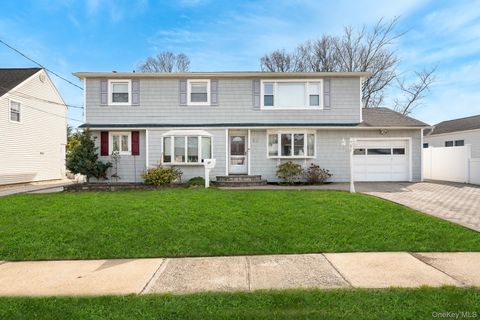 30 Poplar Avenue Farmingdale NY 11735