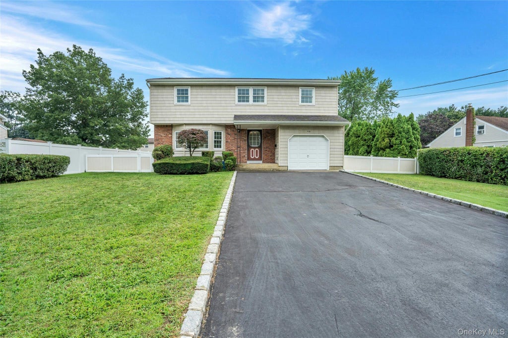 Photo of 416 Old Country Road, Deer Park, NY 11729 (MLS # 1047436)