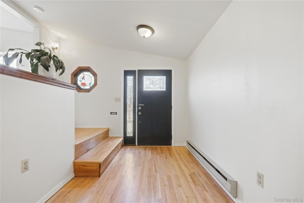 Photo of 31 S Lexow Avenue, Nanuet, NY 10954 (MLS # 944396)