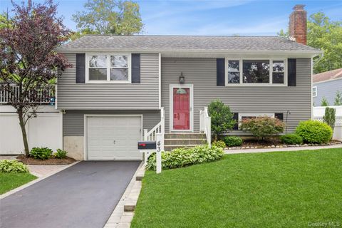 Photo of 43 Ripley Drive, Northport, NY 11768 (MLS # 986095)