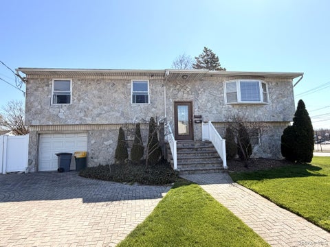 Multifamily For Sale - 1004 N Broadway<br/> Massapequa, NY 11758