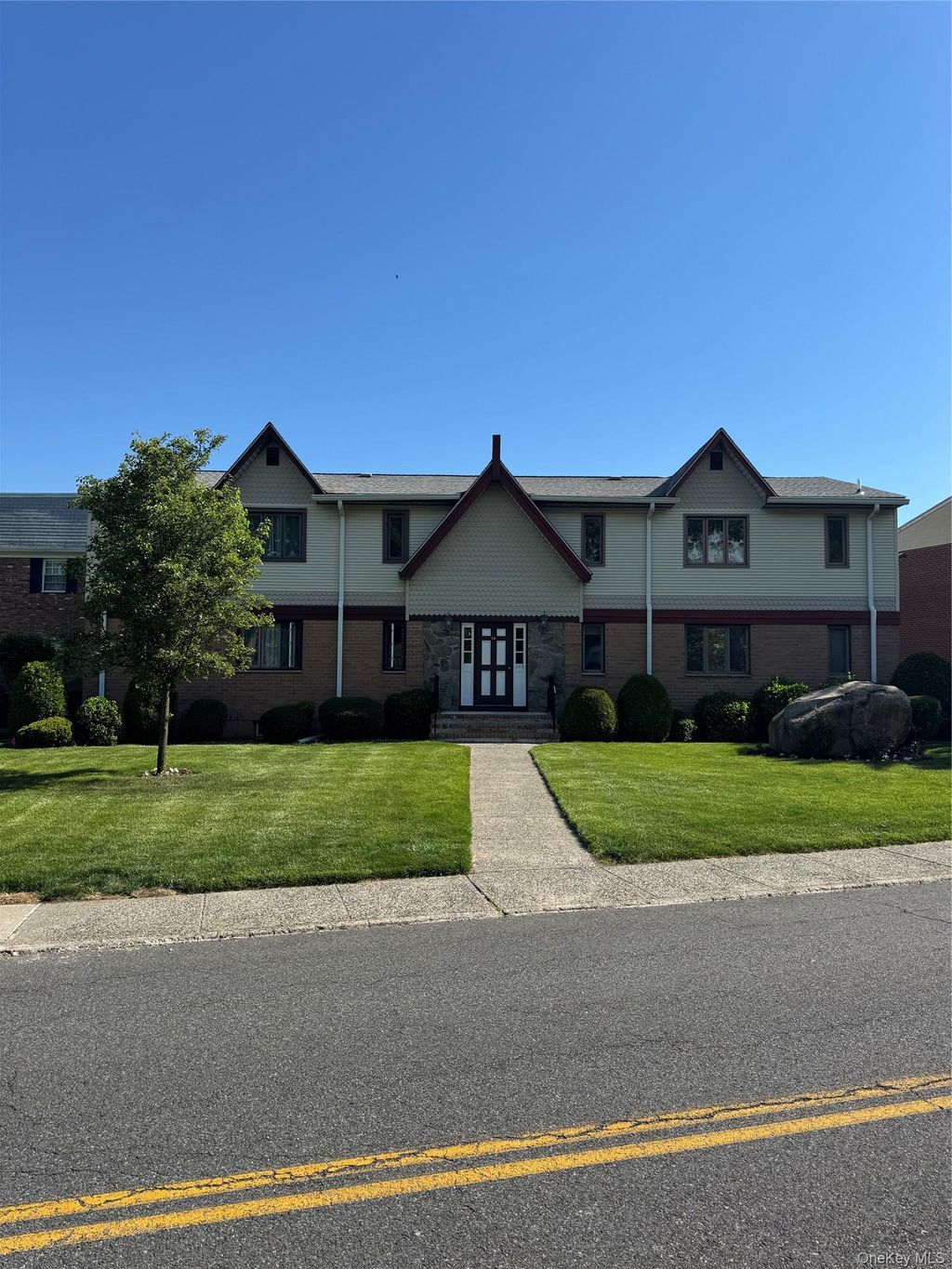 Photo of 16 Milford Lane #7R, Suffern, NY 10901 (MLS # 1000871)