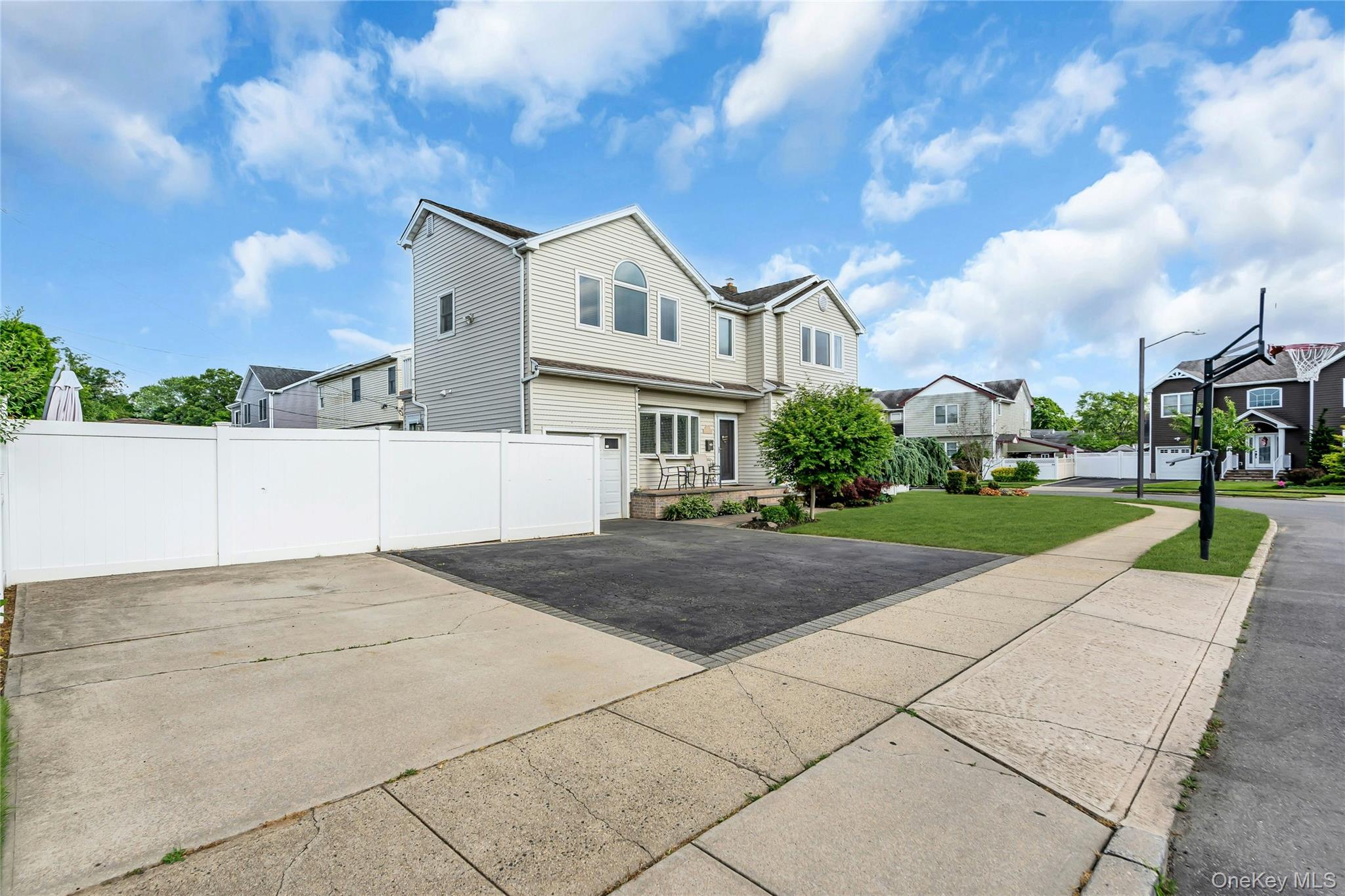 7 Mohawk Drive
